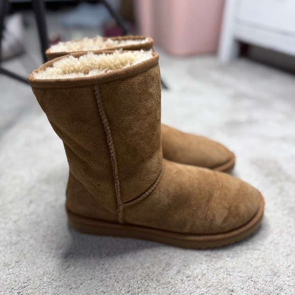 UGG Classic Short Boots in Cream and Brown - Picture 3 of 8